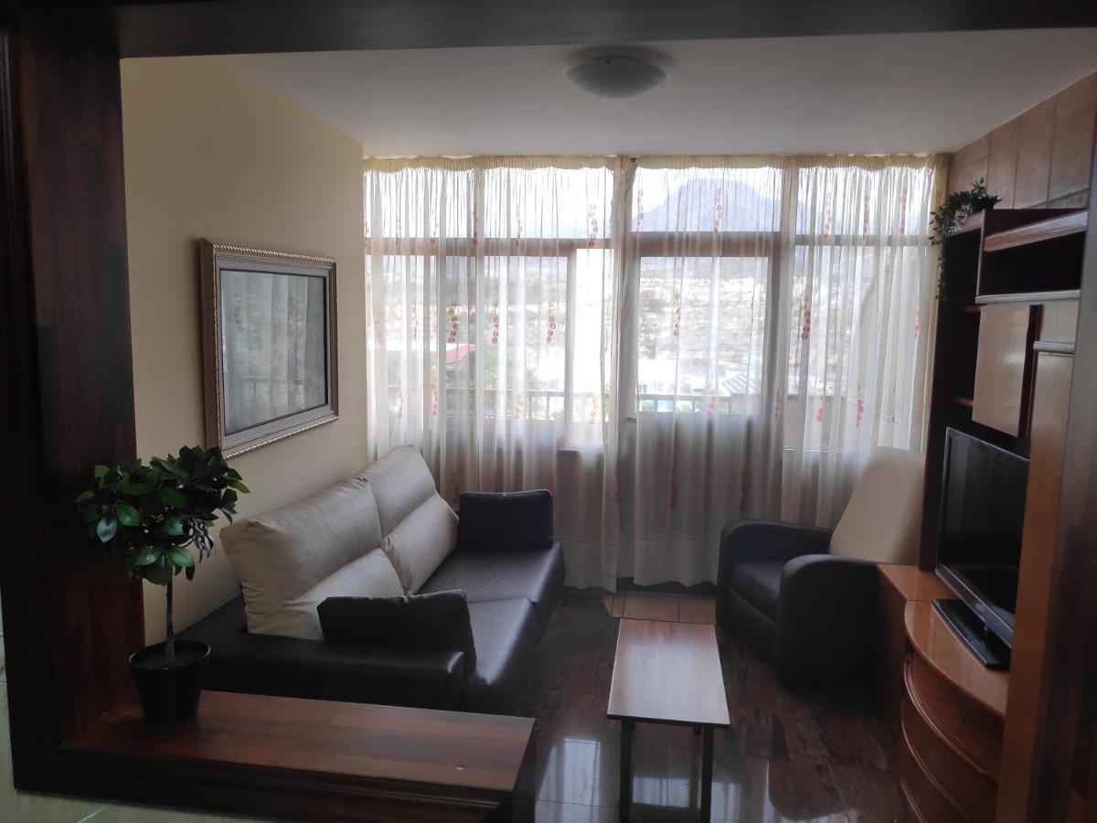 Safran Holiday Penthouse Apartman Los Cristianos  Kültér fotó